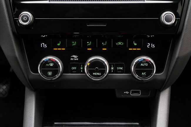 Škoda Octavia Combi image number null