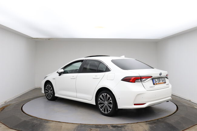 Toyota Corolla image number null