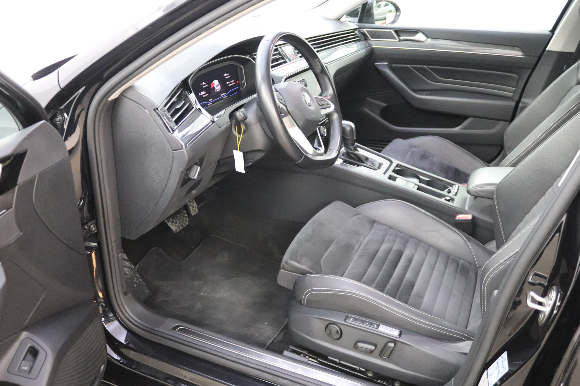 Volkswagen Passat image number null