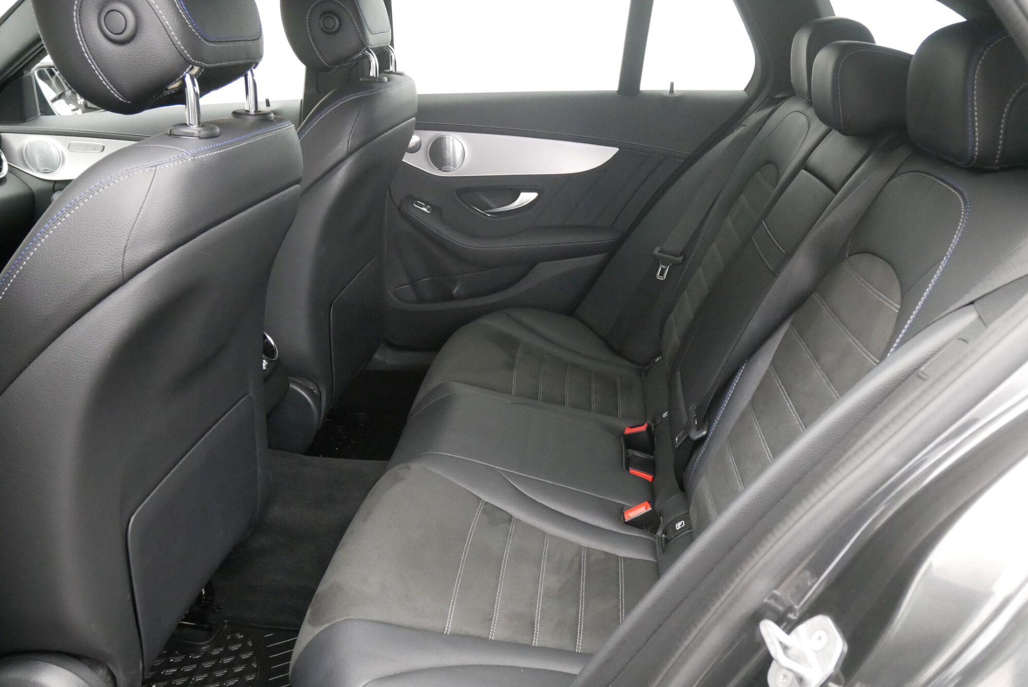 Mercedes-Benz C-Klasse image number null