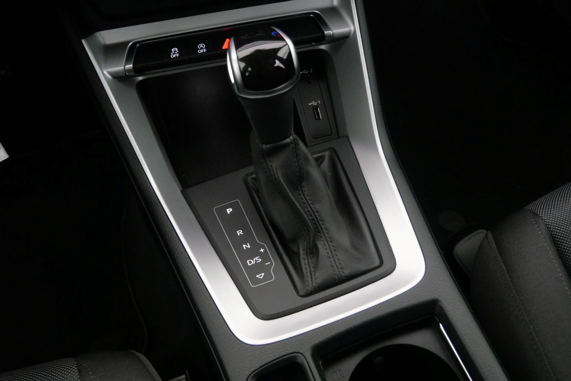 Audi Q3 image number null