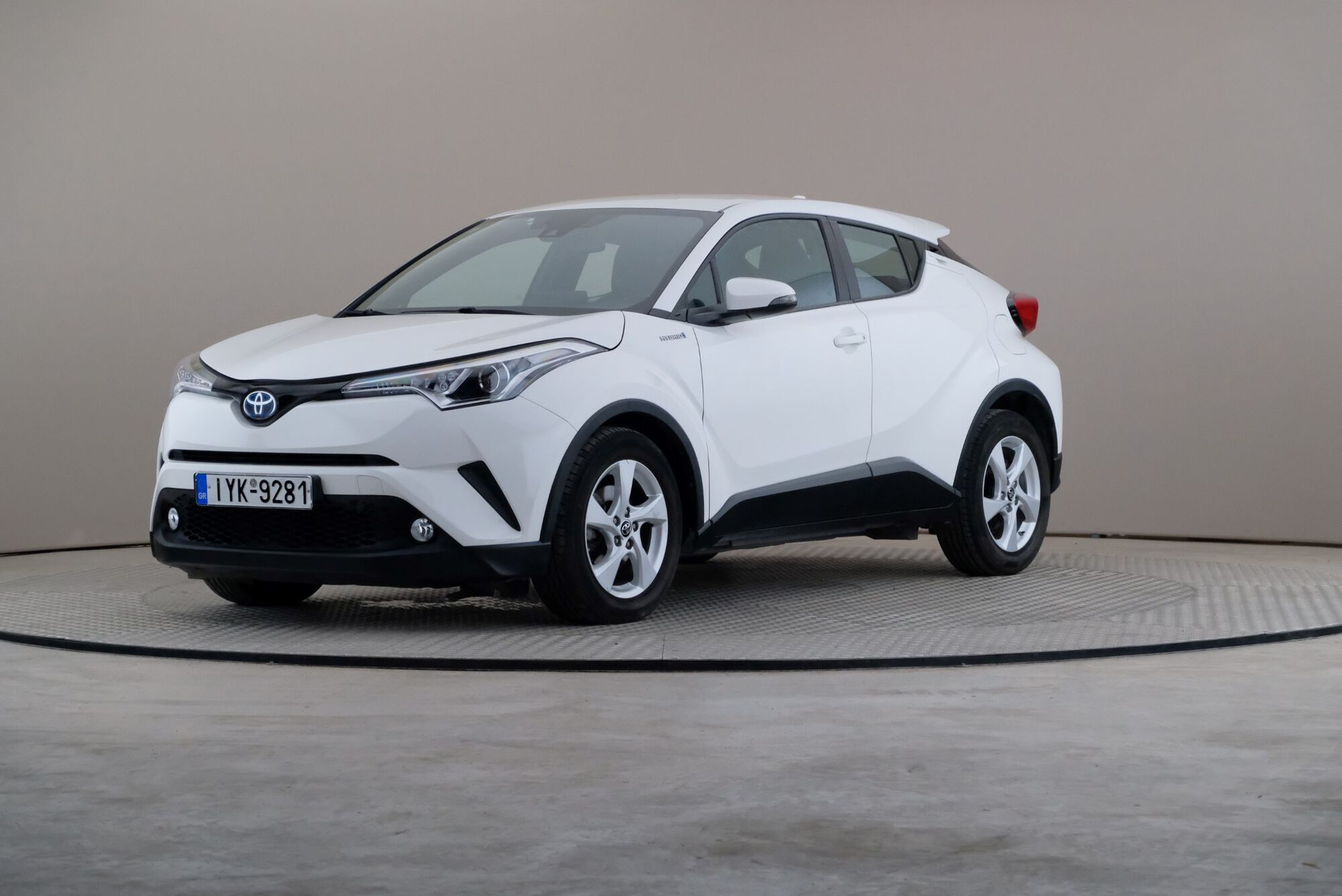 Toyota C-HR image number null