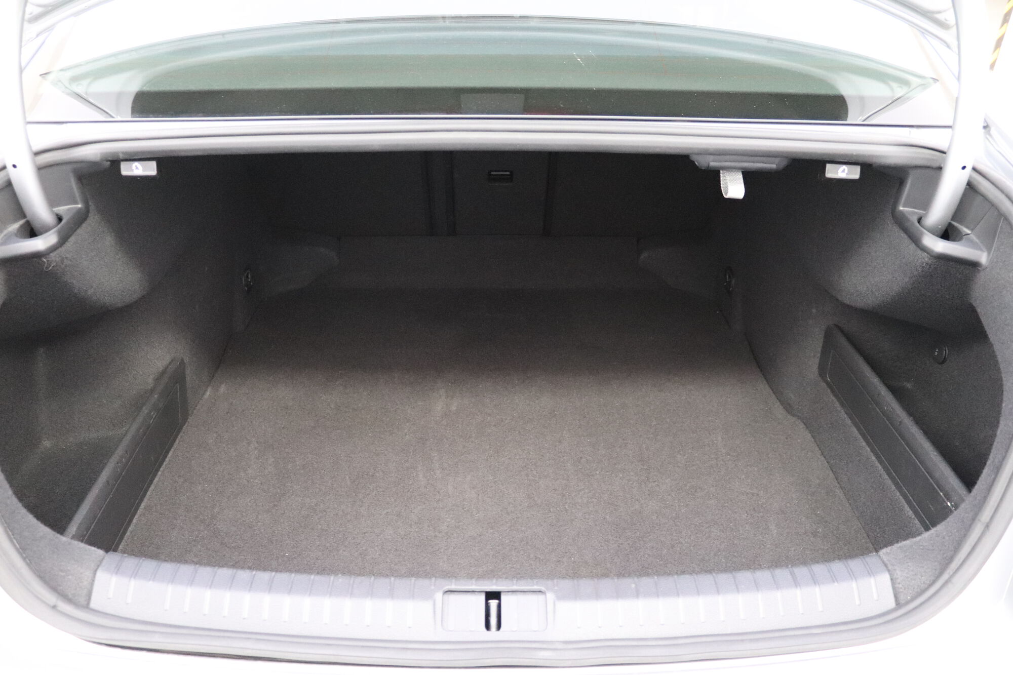 Volkswagen Passat image number null