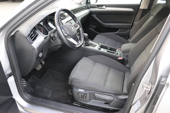 Volkswagen Passat image number null