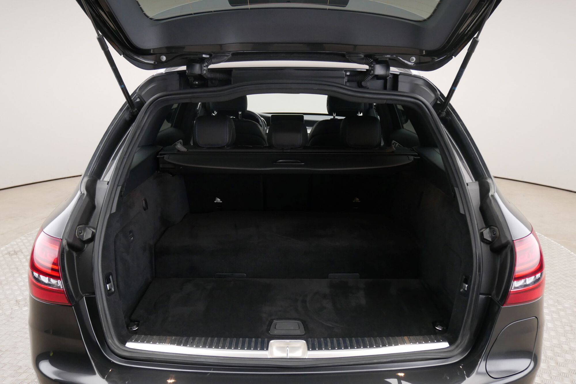 Mercedes-Benz C-Klasse image number null