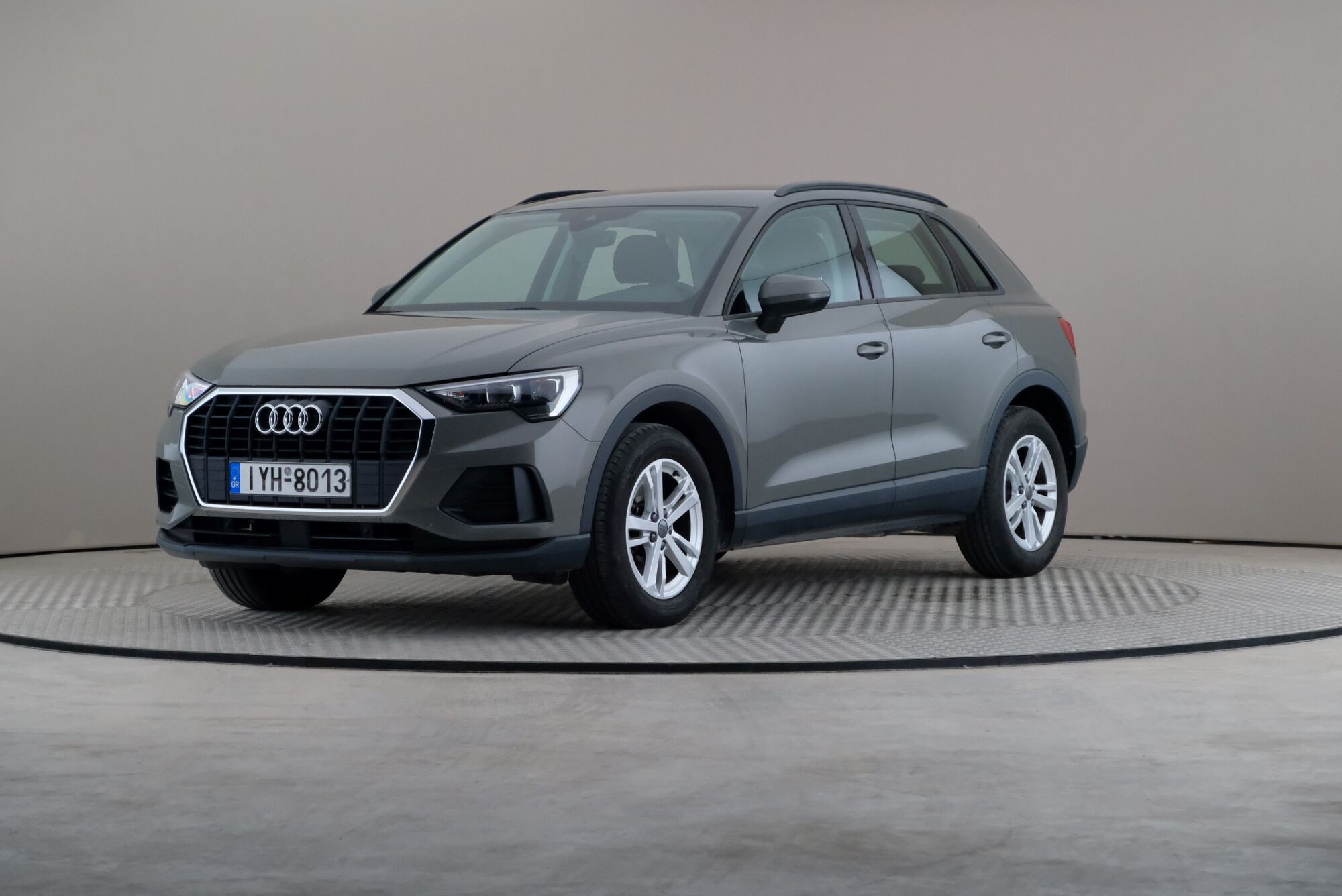 Audi Q3 image number null