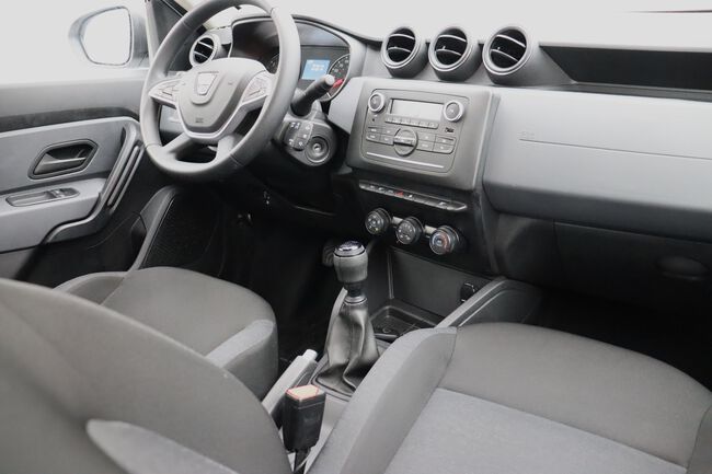Dacia Duster image number null