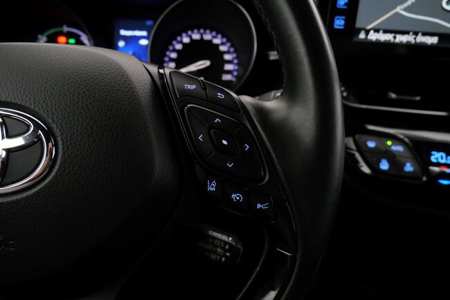 Toyota C-HR image number null