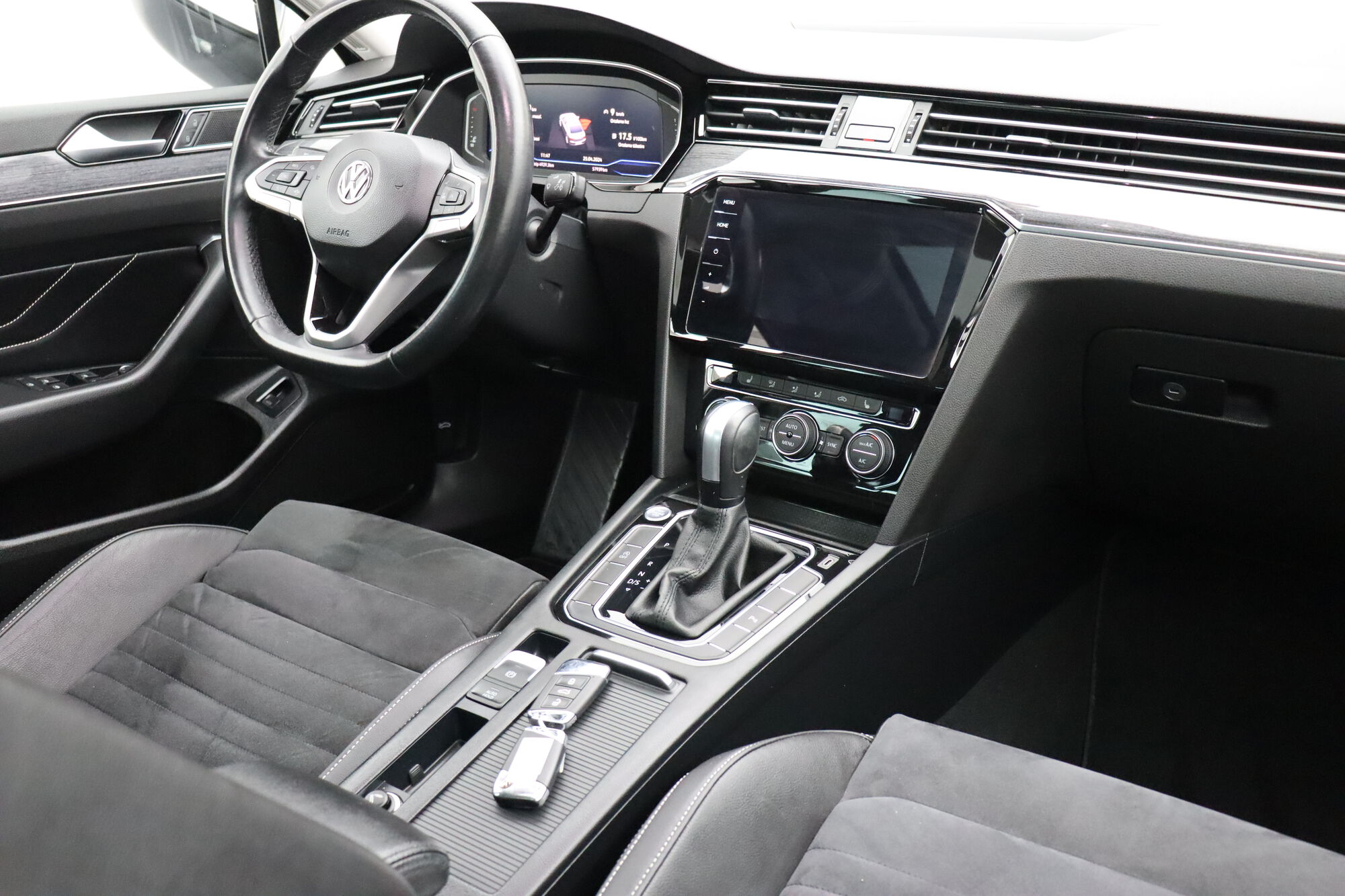 Volkswagen Passat image number null