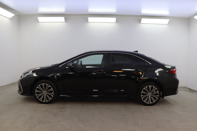 Toyota Corolla image number null