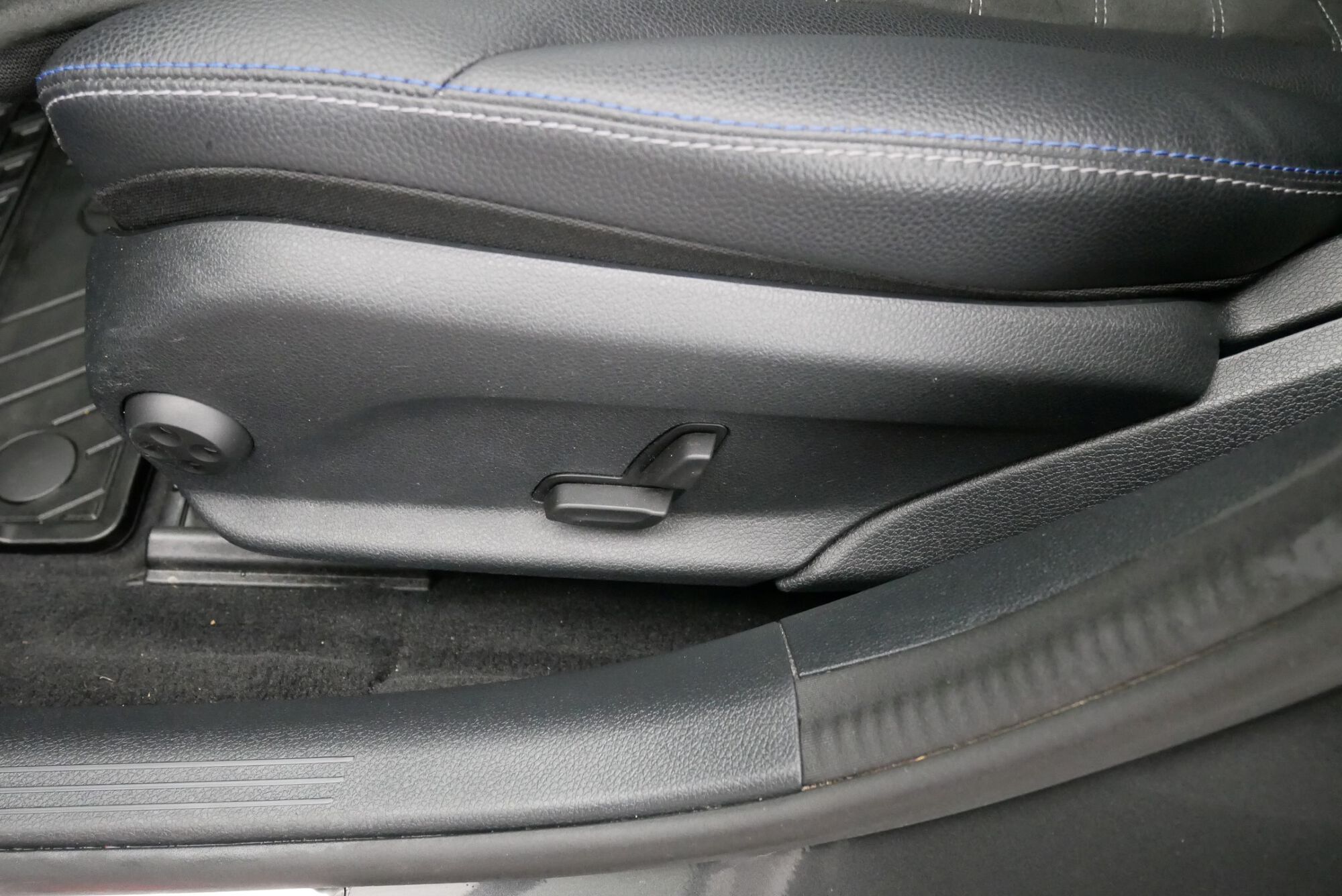 Mercedes-Benz C-Klasse image number null