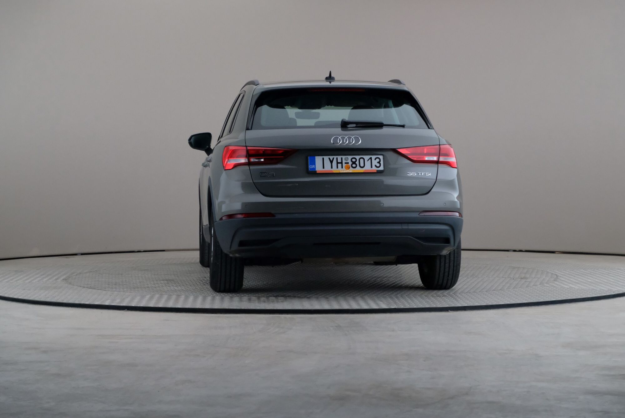 Audi Q3 image number null