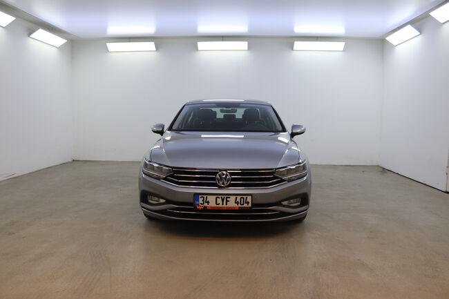 Volkswagen Passat image number null