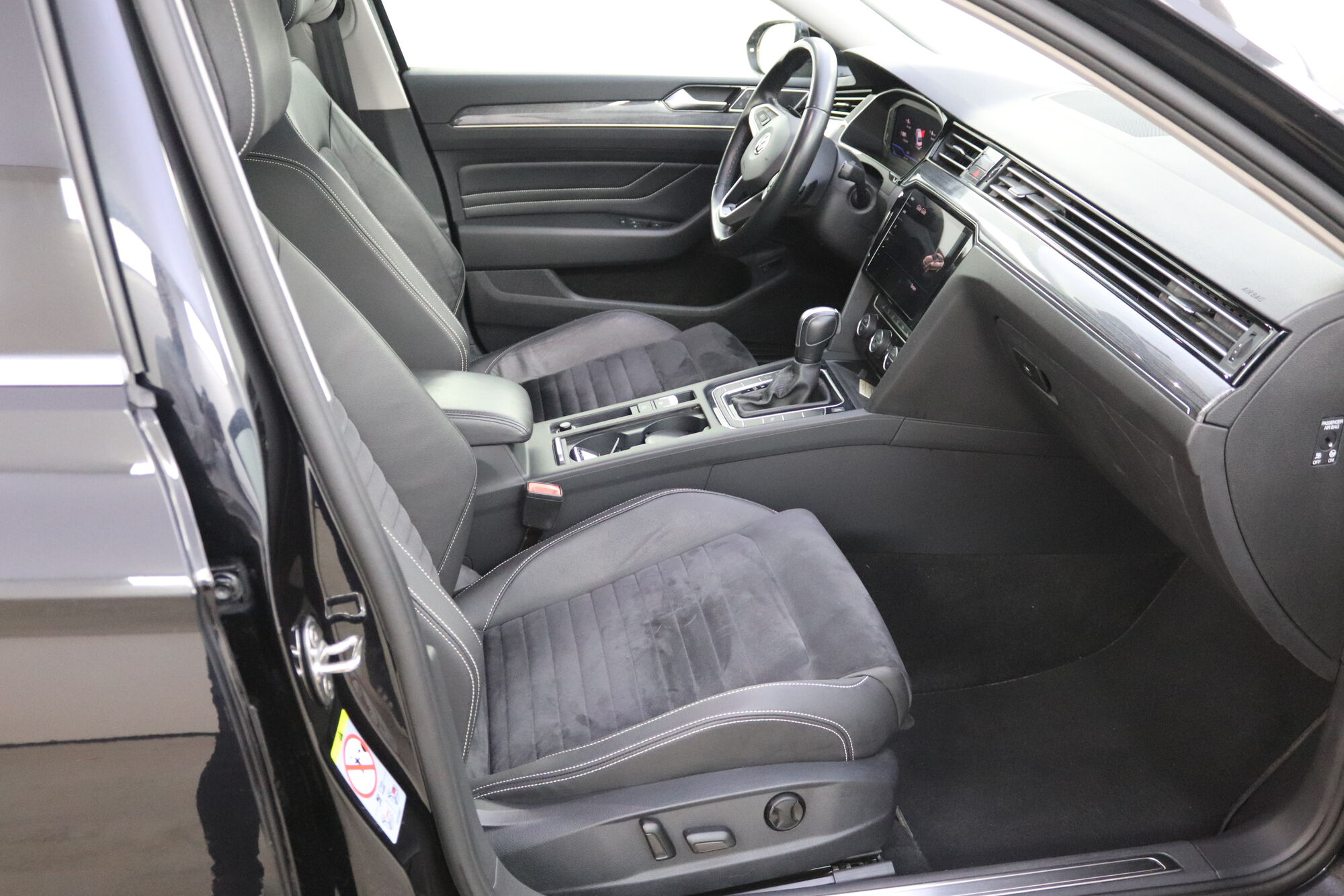 Volkswagen Passat image number null