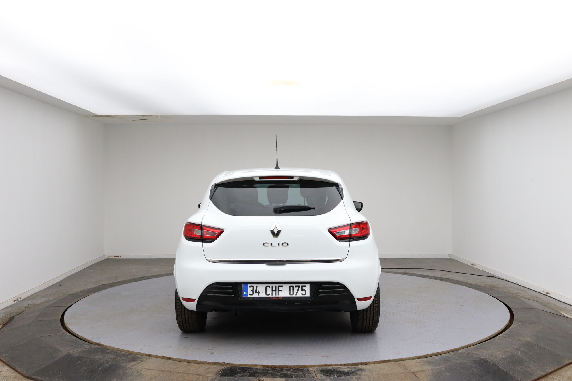 Renault Clio image number null
