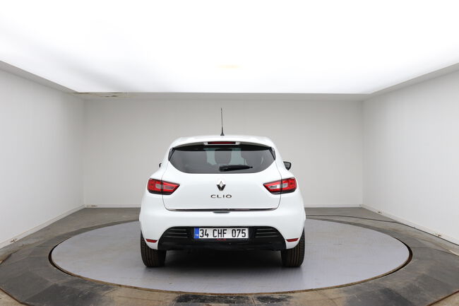 Renault Clio image number null