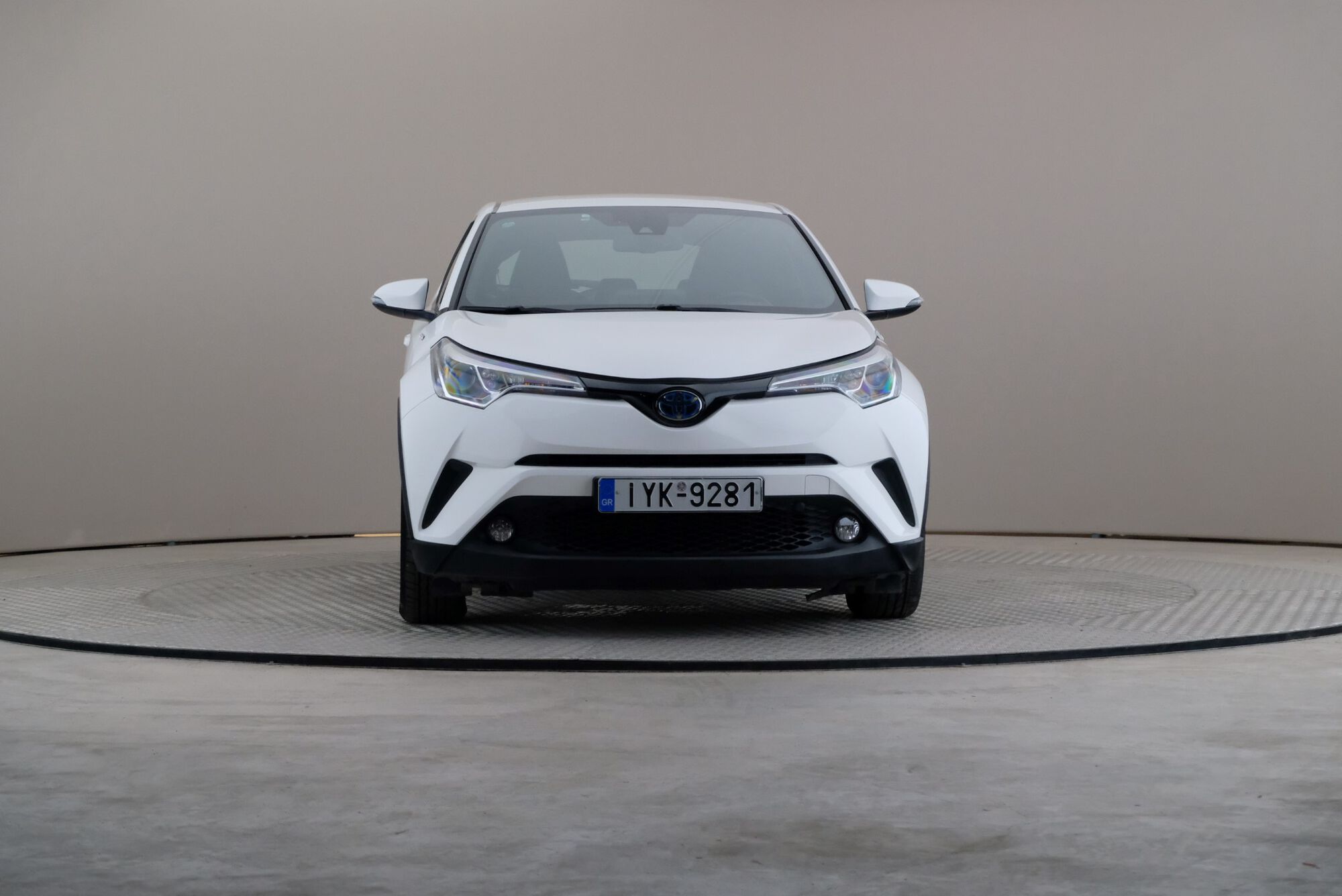 Toyota C-HR image number null