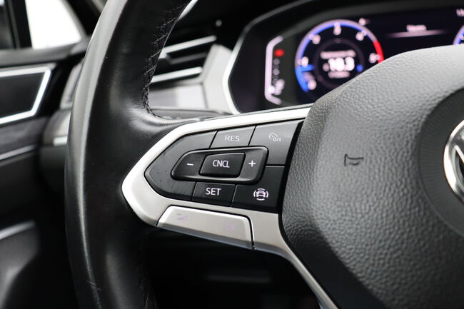 Volkswagen Passat image number null