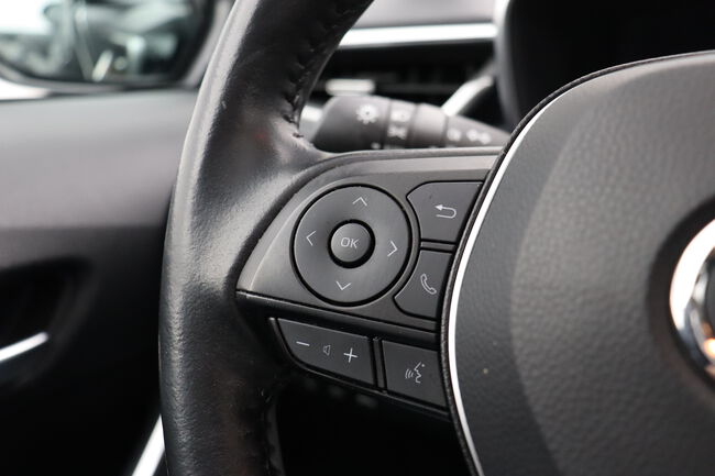 Toyota Corolla image number null