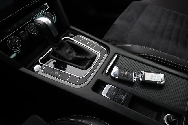 Volkswagen Passat image number null