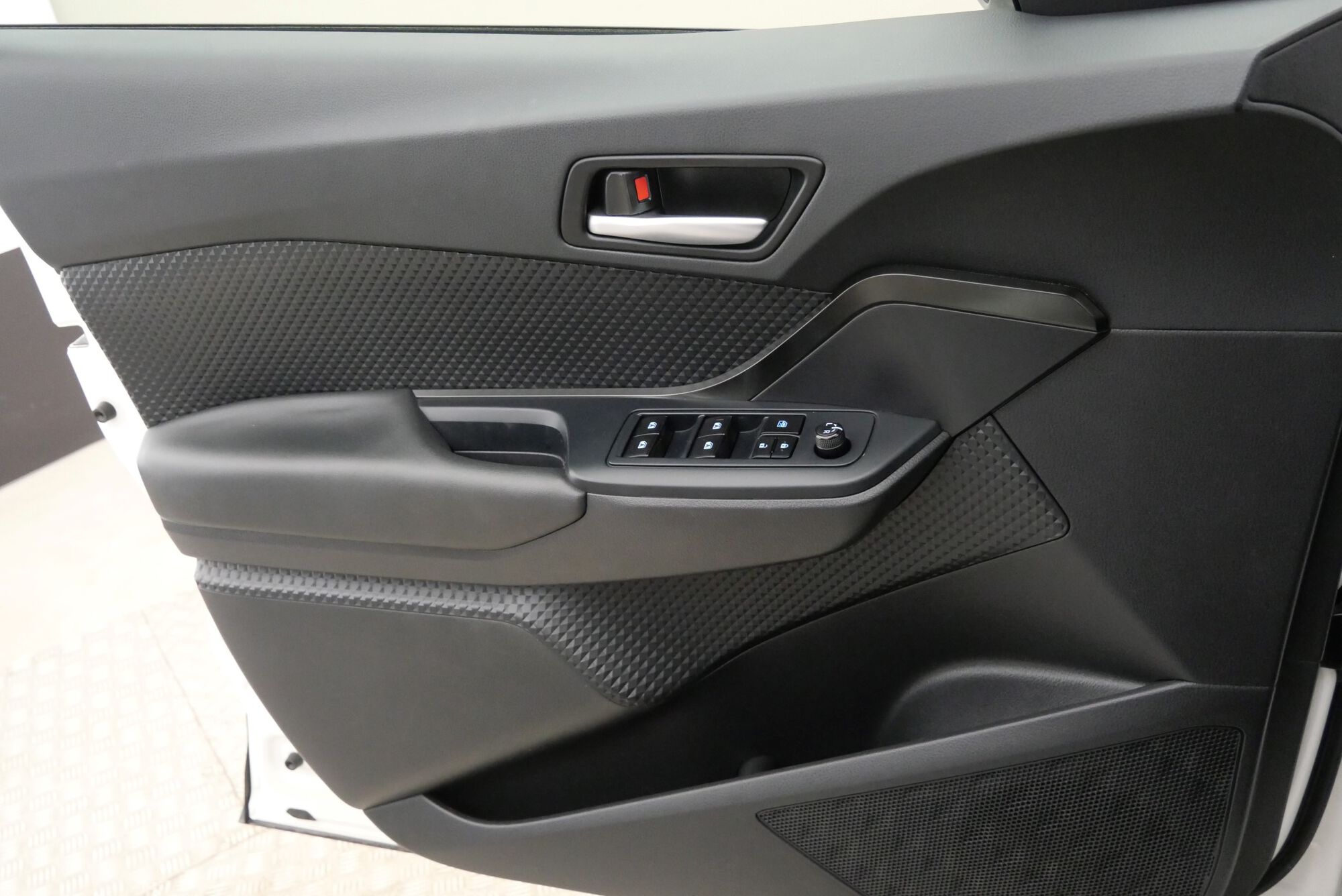 Toyota C-HR image number null