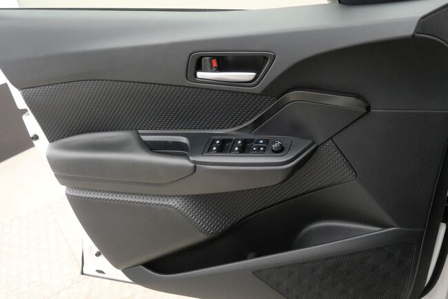 Toyota C-HR image number null
