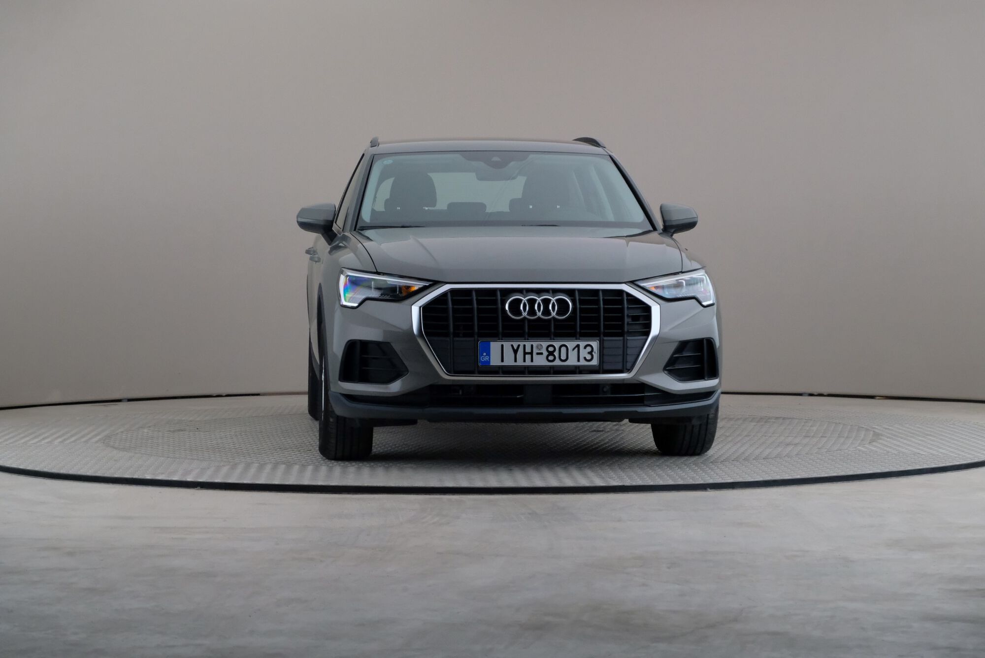Audi Q3 image number null