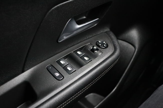 Opel Mokka image number null