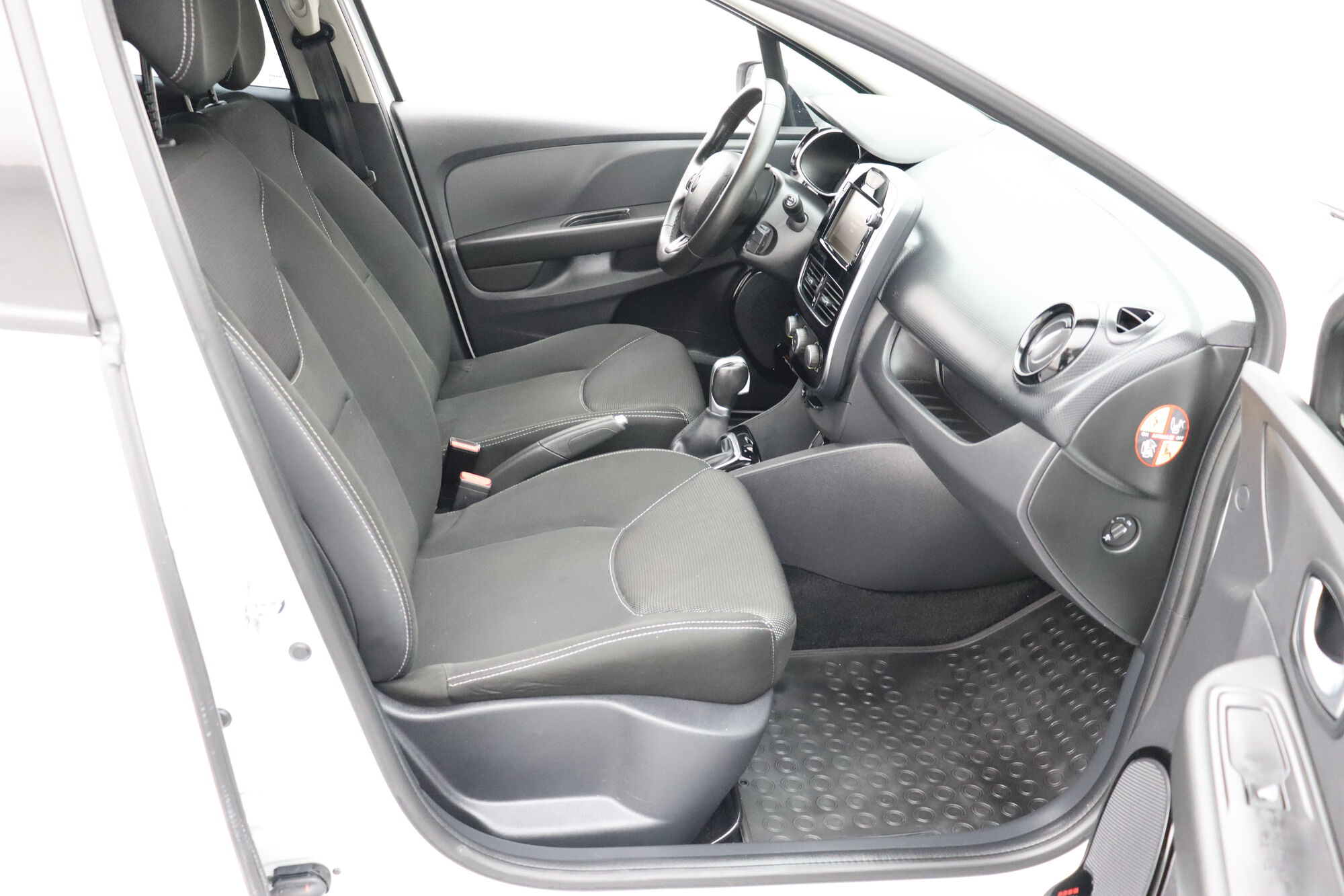 Renault Clio image number null