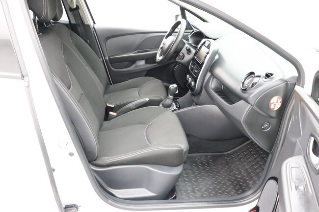 Renault Clio image number null