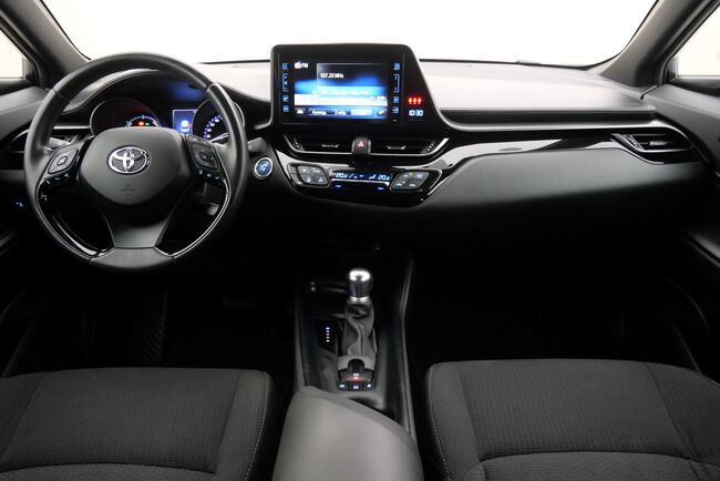 Toyota C-HR image number null