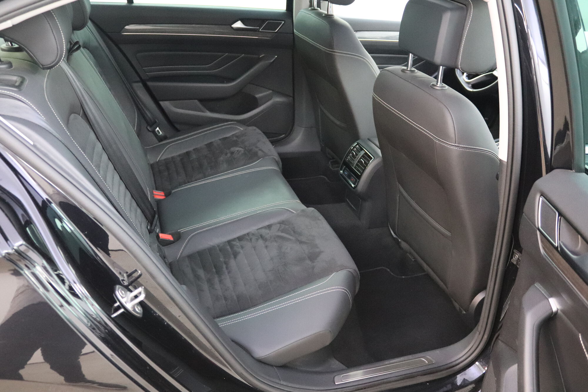 Volkswagen Passat image number null