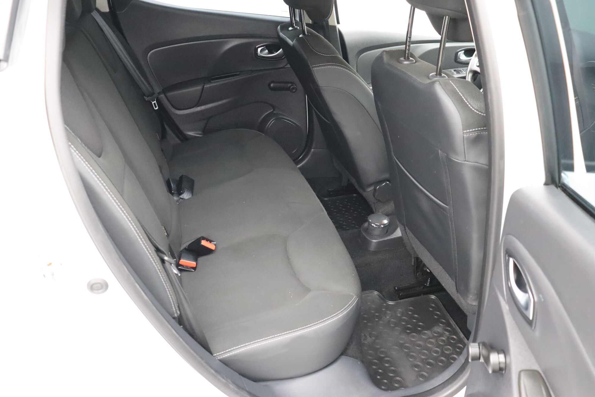Renault Clio image number null