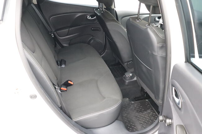 Renault Clio image number null