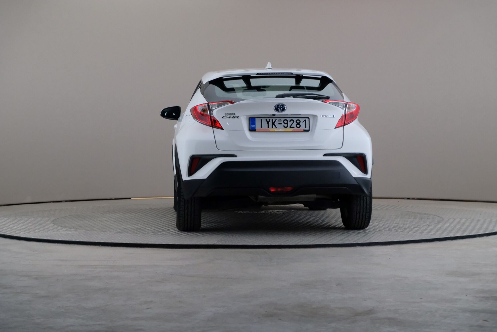 Toyota C-HR image number null