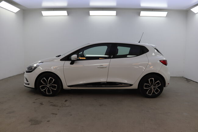 Renault Clio image number null