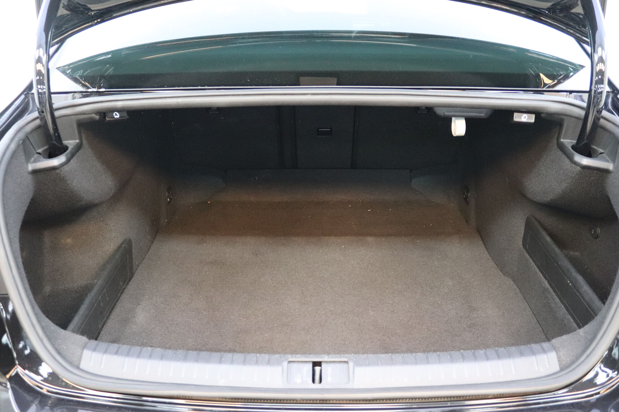 Volkswagen Passat image number null