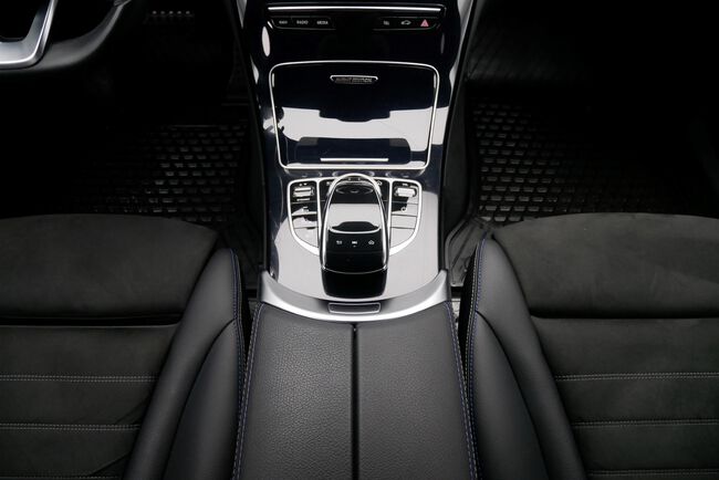 Mercedes-Benz C-Klasse image number null
