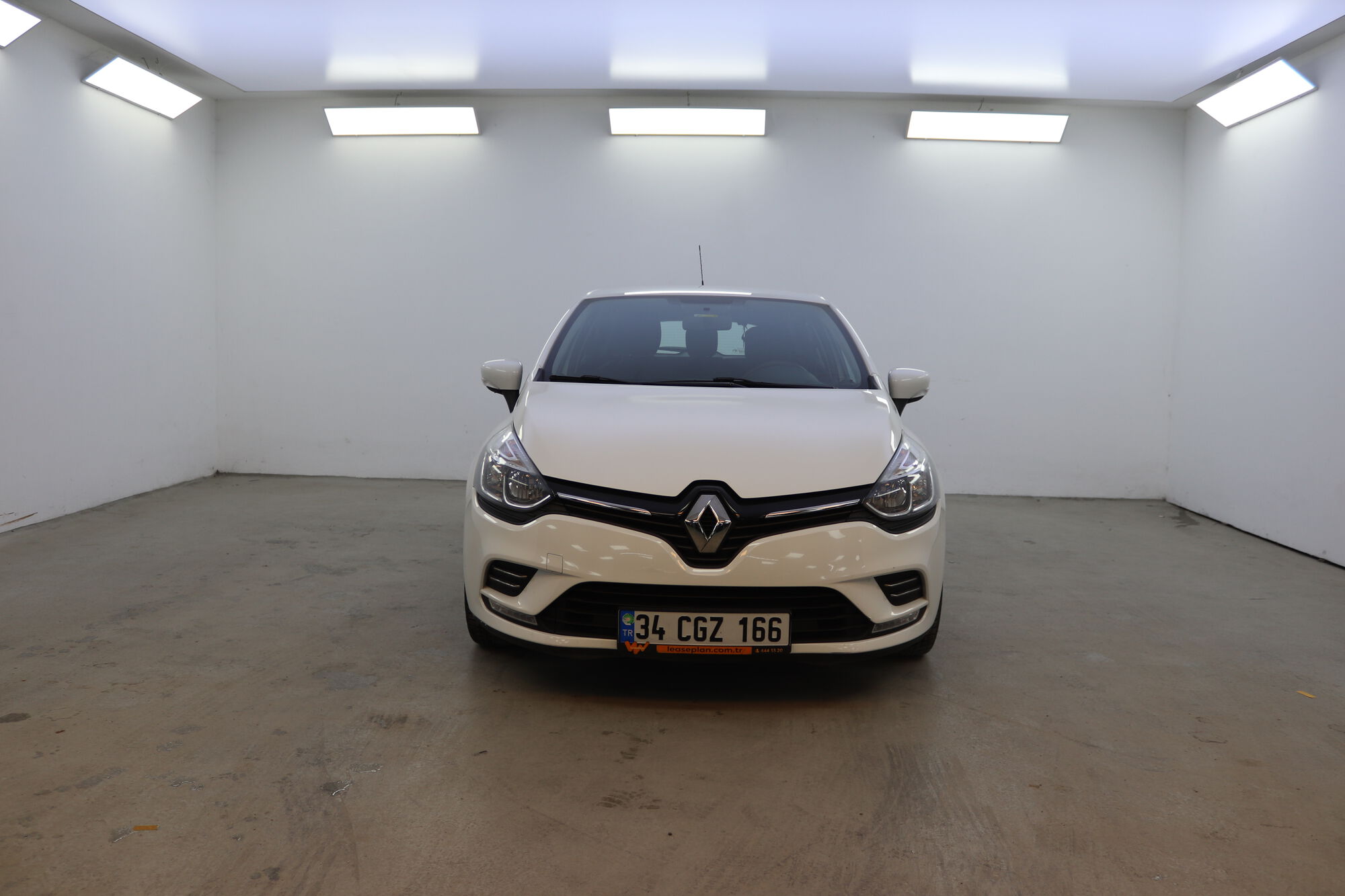 Renault Clio image number null