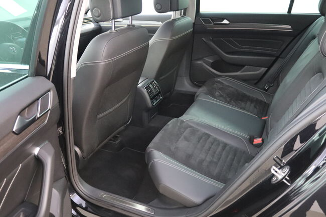 Volkswagen Passat image number null