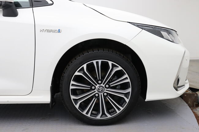 Toyota Corolla image number null
